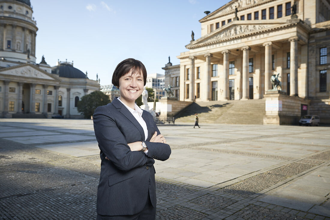 Dr. Olivia Henke – Futurewoman
