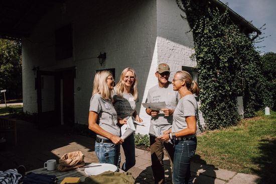 Susanne Preiss mit dem Team von UNO INO