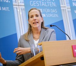 Dr. Katharina Reuter